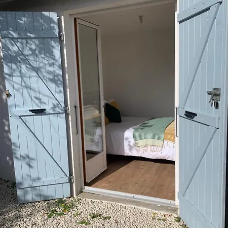 Cosy French Retreat In Hébergement de vacances Brettes