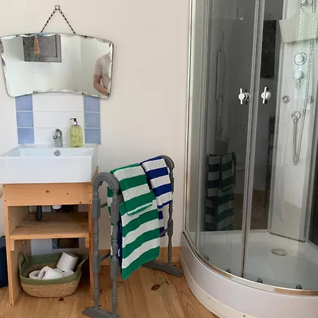 Cosy French Retreat In Hébergement de vacances *